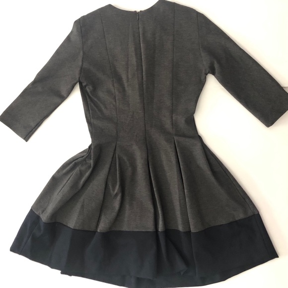 GAP | Fit and Flare Pleated Dress 3/4 Sleeve | XS - Picture 5 of 7